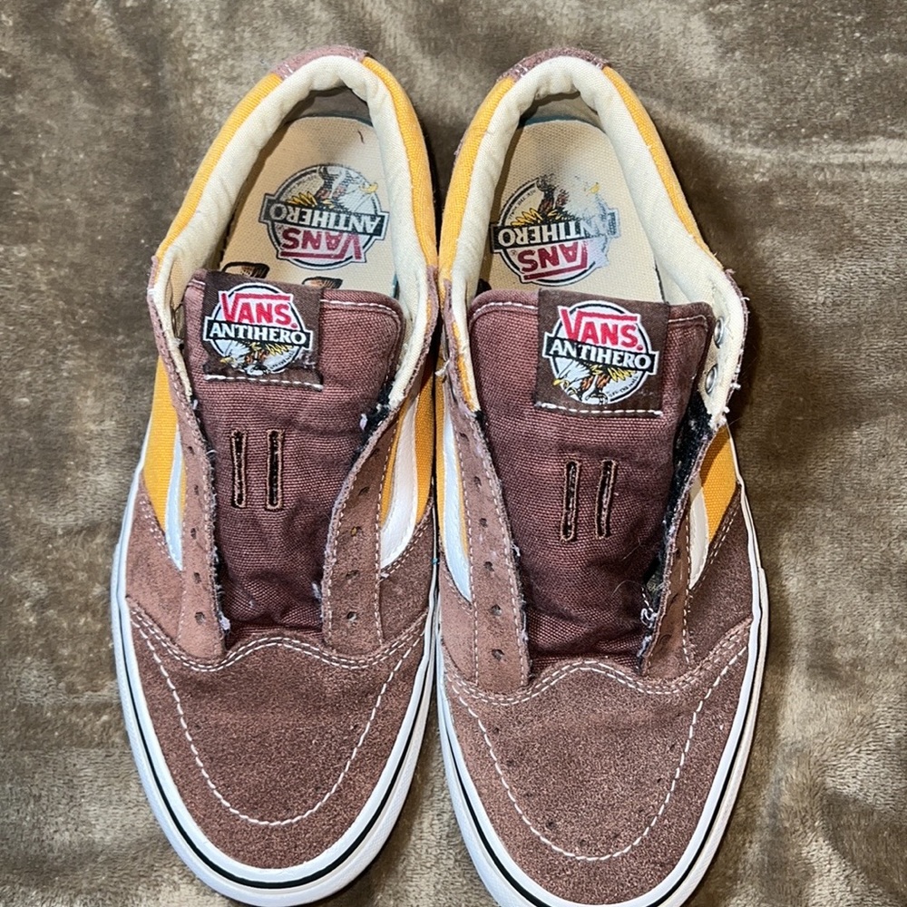RARE VANS Antihero TNT SG